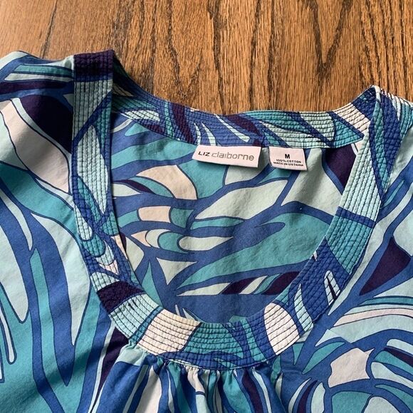 Blue bold print top medium - Picture 5 of 10